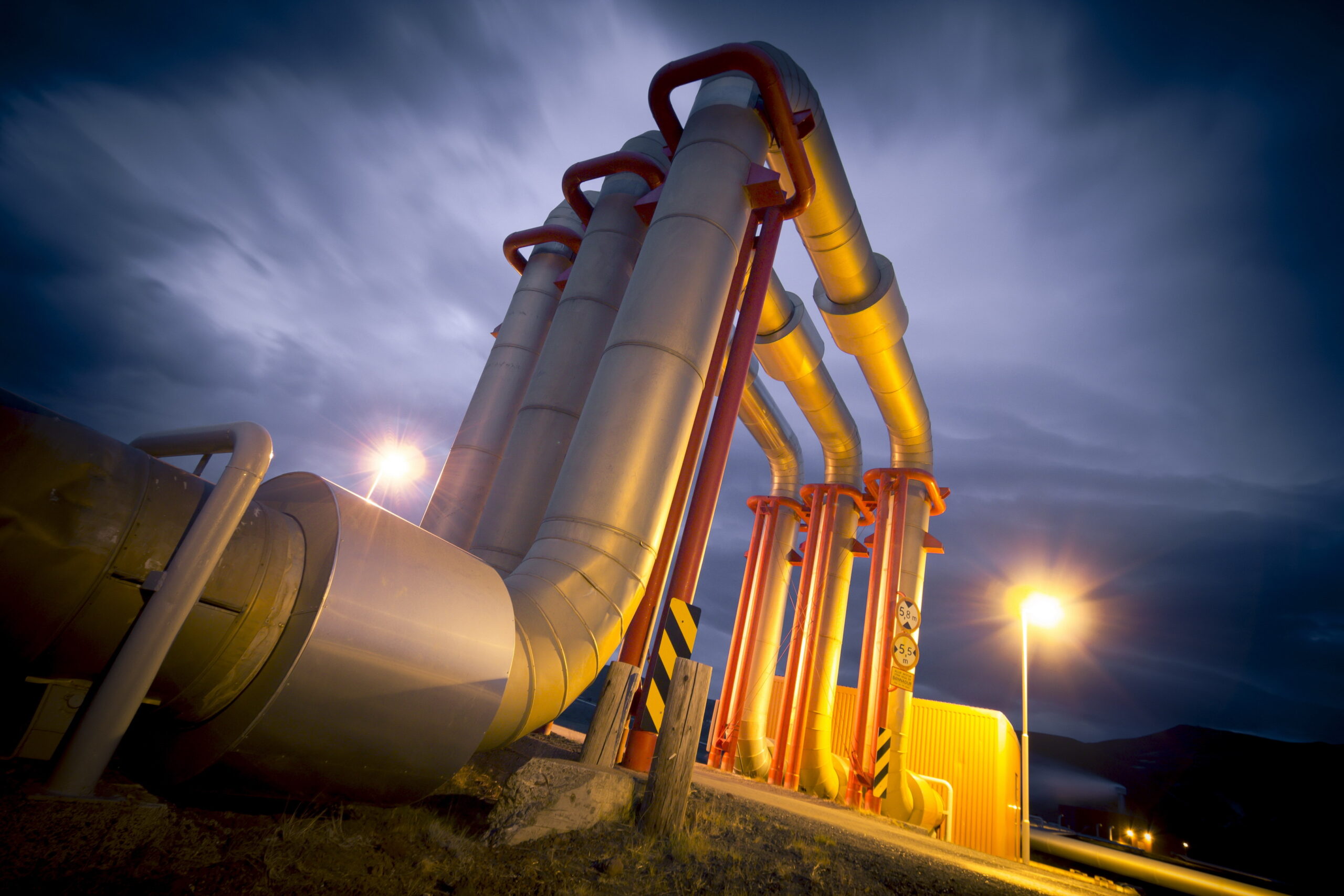 shutterstock_117314191_oil-or-gas-pipeline shutterstock_117314191_oil-or-gas-pipeline